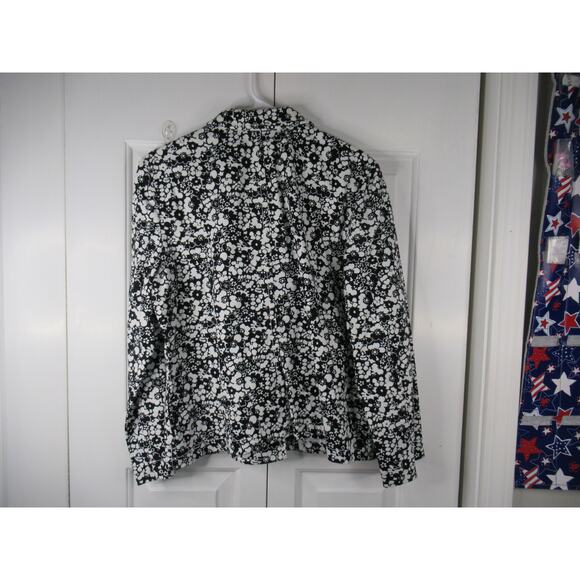 Liz Claiborne Petite Button-up Blazer - Picture 2 of 3